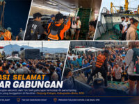 Evakuasi Penumpang Kapal Wisata