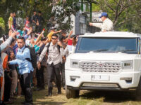Presiden Prabowo Saat Menuju Bendungan Meninting